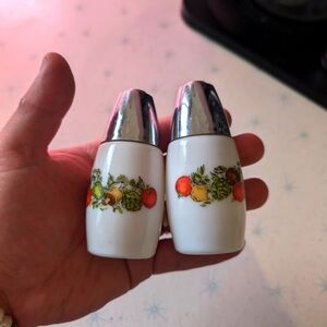 Vintage Corning Ware Spice of Life Salt & Pepper Shaker La Saliere & Le Poivrier
